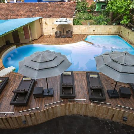 Holiday Goa Hotel Арпора Екстериор снимка