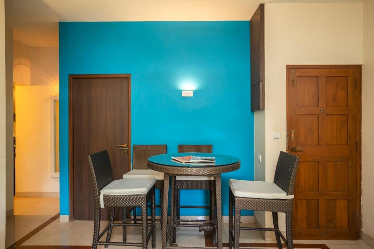 Holiday Goa Hotel Арпора Екстериор снимка